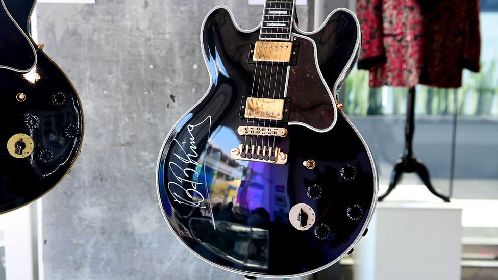 Ерік Даль, музикант, який купив вкрадену гітару Бі Бі Кінга в ломбарді в Лос-Анджелесі, повернув її Кінг без компенсації (Фото: Getty Images)