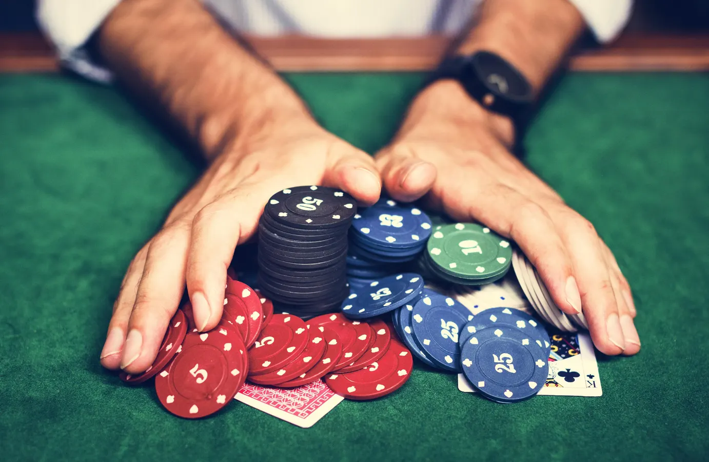 Польза регулярной практики игры в покер